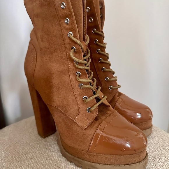Fashion Nova Tan Heeled Lace-Up Combat Boots US  8.5 - Picture 2 of 8